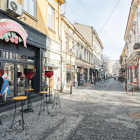 Апартаменти Urban Walls 5b